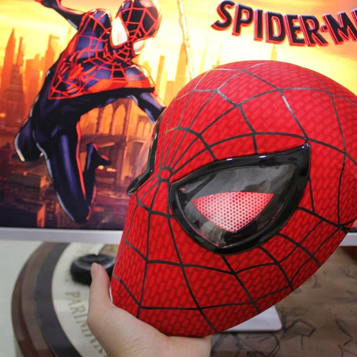 Realistic Spiderman Mask With Moving Eyes